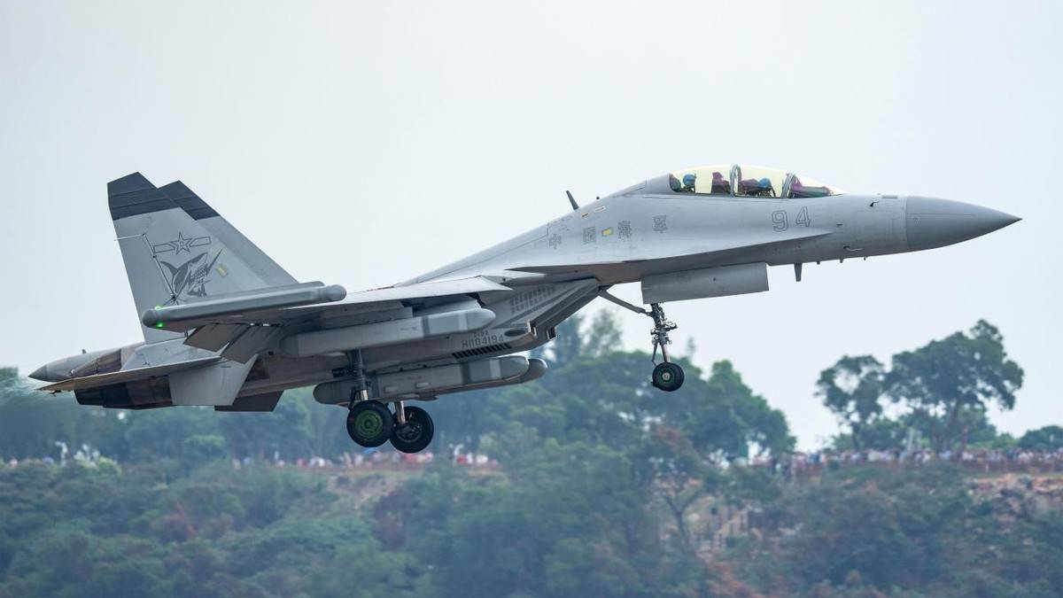 不惜代价的成果!美媒:歼-15DT完全摆脱束缚,悄然超越EA-18G?