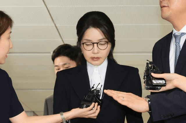 一条天价项链 送韩国第一夫人进牢房