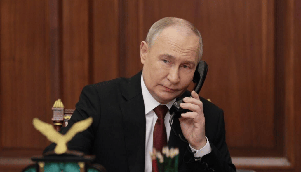 中美俄或提前聚首?特朗普宣布出席东盟峰会,普京也在认真考虑亲自来