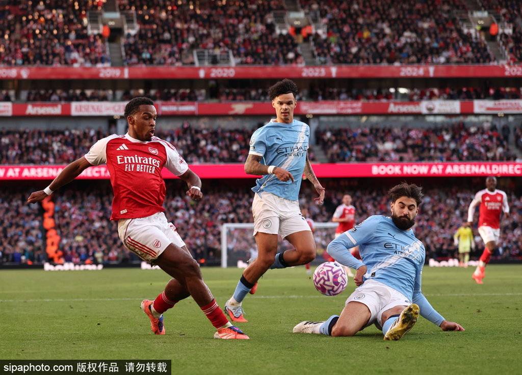 英超-哈兰德闪击马丁内利替补93分绝平 阿森纳1-1曼城