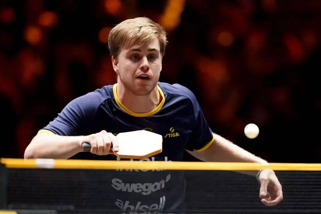 王艺迪完胜桥本，向鹏挺进8强 | WTT中国大满贯单打