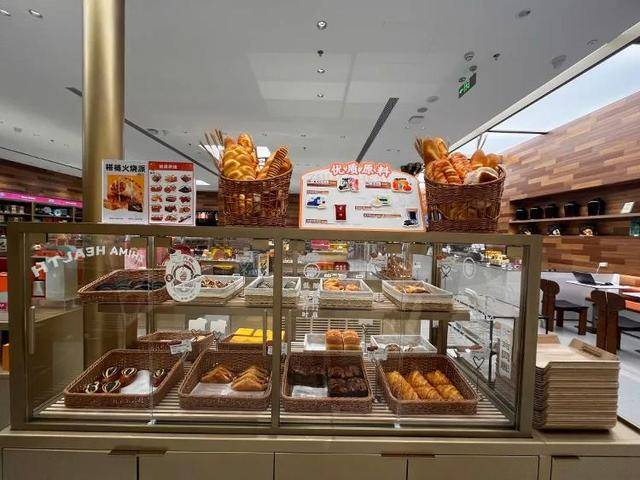 一小时售罄!年轻人涌入医院抢面包