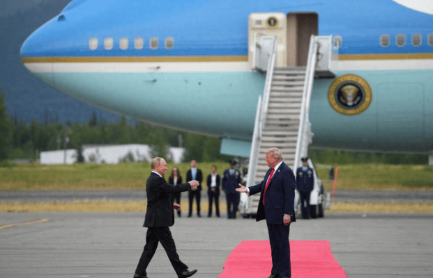 特朗普俄乌立场，出现大反转！只给普京30天，不同意就夺回领土？