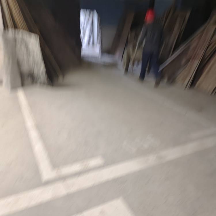 重庆巫溪一小区1楼4户业主联合私挖地下室？回应：已责令停止施工，正房屋进行鉴定